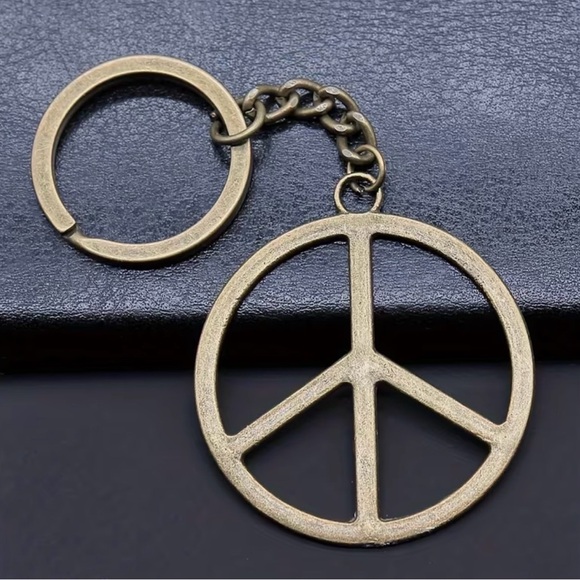 Peace Sign Keychain - Picture 2 of 3